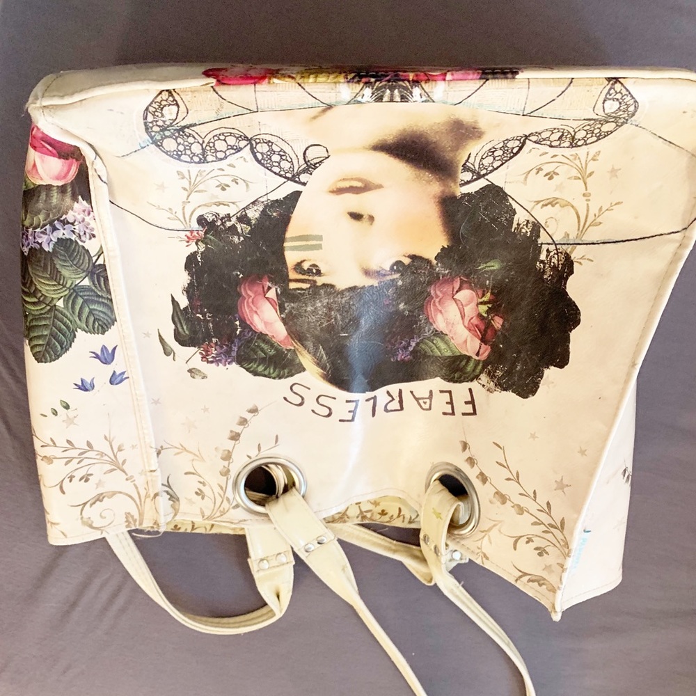 Papaya bag perfect condition.